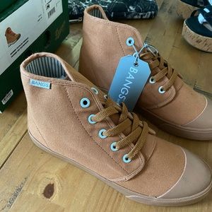 Bangs shoes with tags